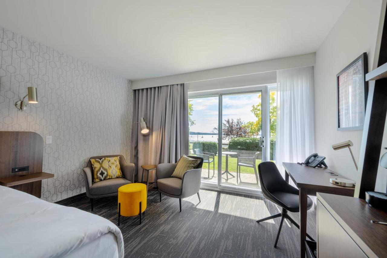 Hotel Verso Magog Екстер'єр фото