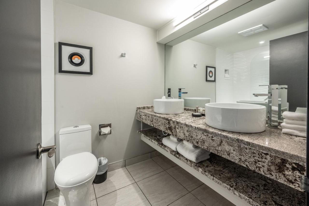 Hotel Verso Magog Екстер'єр фото