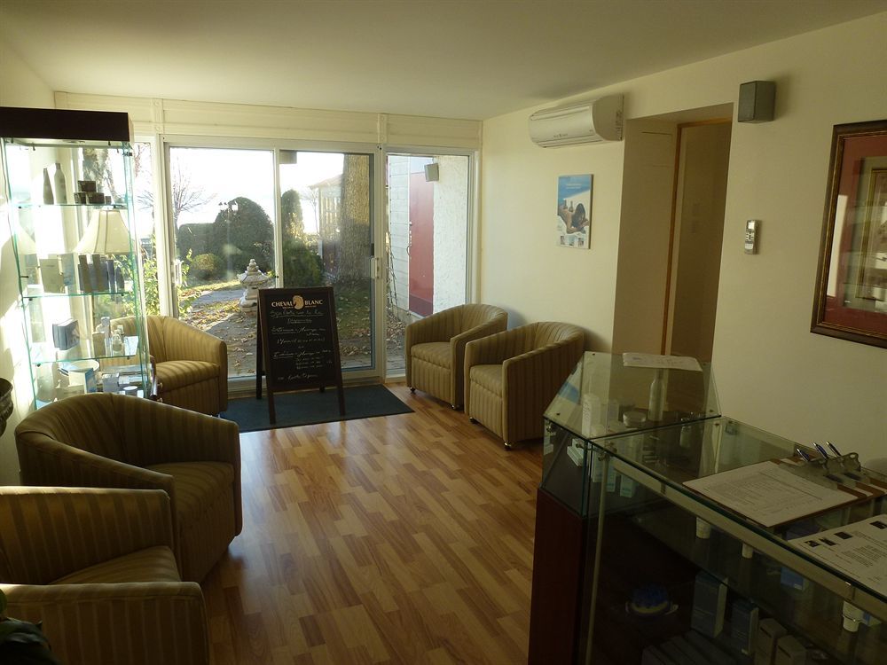 Hotel Verso Magog Екстер'єр фото